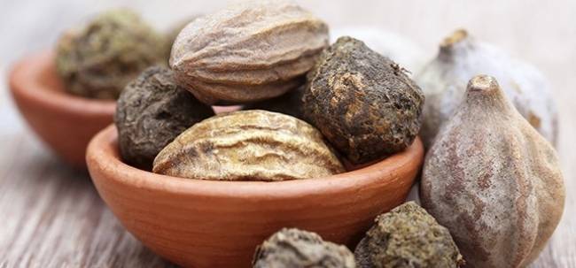  त्रिफला — पेट की चर्बी का सबसे पुराना आयुर्वेदिक उपाय