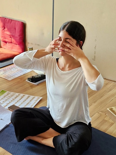 Bhramari pranayama